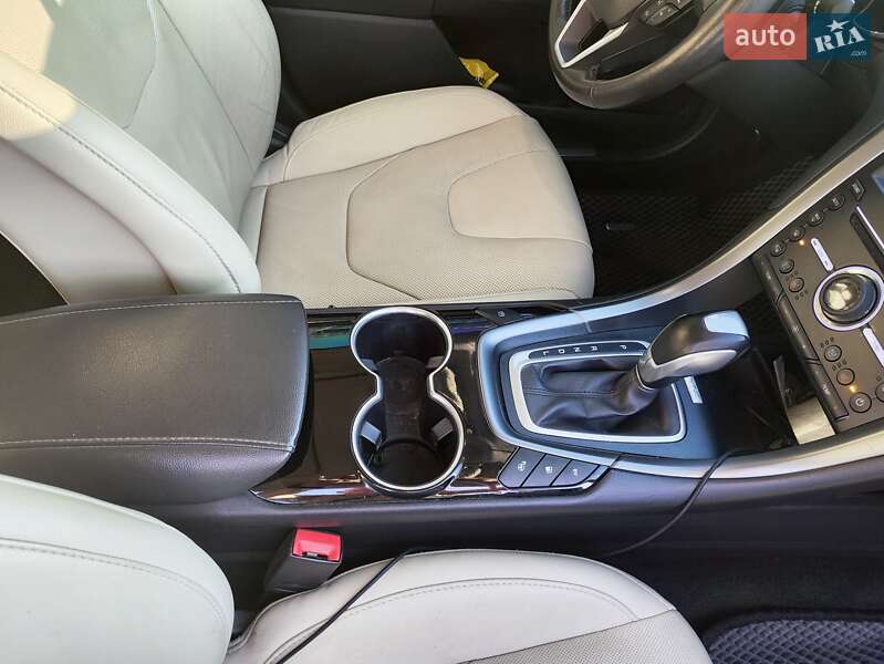 Седан Ford Fusion 2015 в Виннице