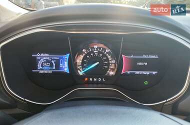Седан Ford Fusion 2015 в 