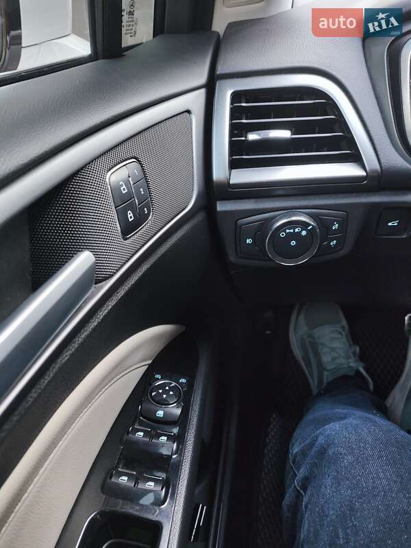 Седан Ford Fusion 2015 в Виннице