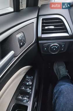 Седан Ford Fusion 2015 в 