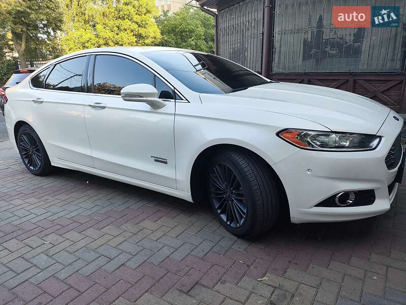 Седан Ford Fusion 2015 в Виннице