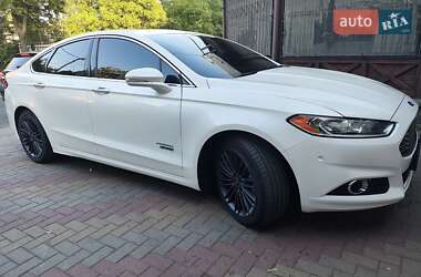 Седан Ford Fusion 2015 в 