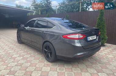 Седан Ford Fusion 2016 в 