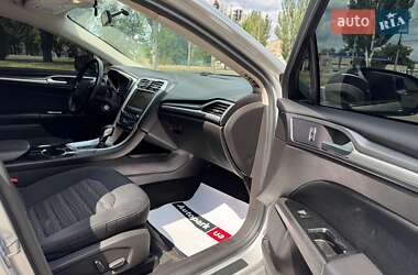 Седан Ford Fusion 2016 в 