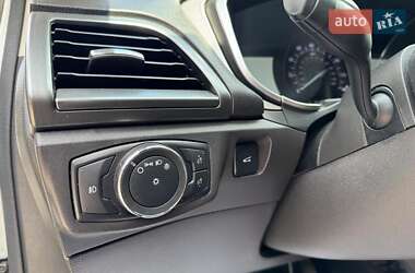 Седан Ford Fusion 2016 в 