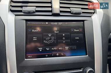 Седан Ford Fusion 2016 в 
