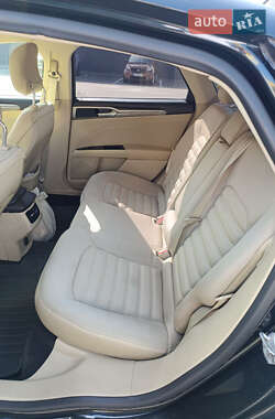 Седан Ford Fusion 2013 в 