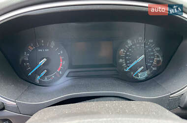 Седан Ford Fusion 2015 в 