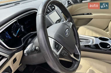 Седан Ford Fusion 2012 в 