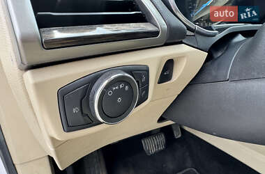 Седан Ford Fusion 2012 в 