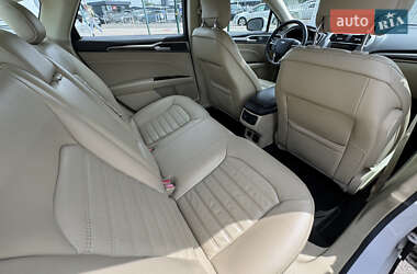 Седан Ford Fusion 2012 в 
