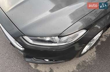 Седан Ford Fusion 2015 в 