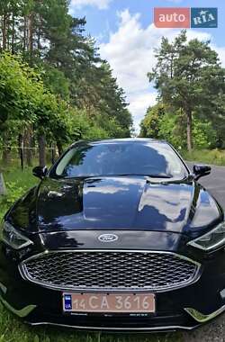 Седан Ford Fusion 2020 в 