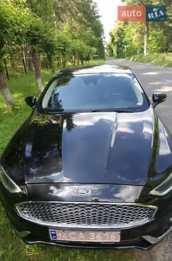 Седан Ford Fusion 2020 в 