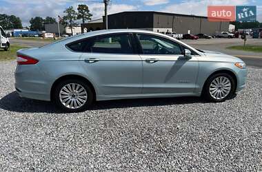 Седан Ford Fusion 2013 в 