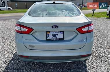 Седан Ford Fusion 2013 в 
