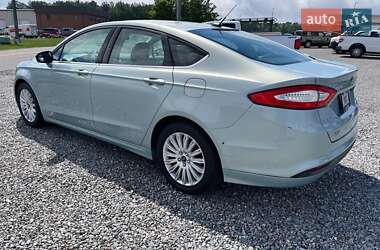 Седан Ford Fusion 2013 в 