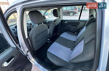 Хетчбек Ford Fusion 2010 в 