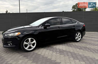 Седан Ford Fusion 2016 в 