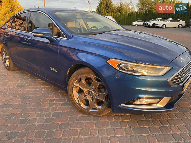Седан Ford Fusion 2016 в Львове