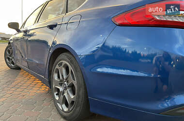 Седан Ford Fusion 2016 в 