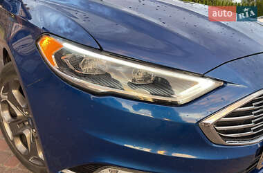 Седан Ford Fusion 2016 в 