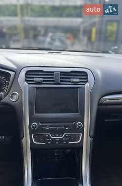 Седан Ford Fusion 2017 в 
