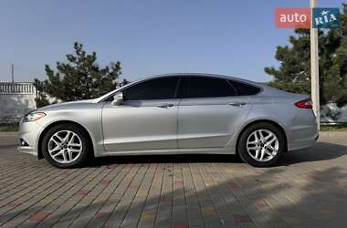 Седан Ford Fusion 2013 в 