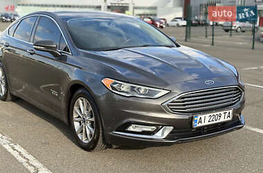 Седан Ford Fusion 2016 в 