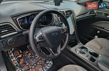 Седан Ford Fusion 2017 в 