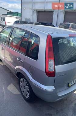 Хэтчбек Ford Fusion 2010 в 