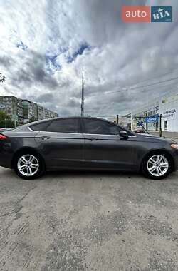 Седан Ford Fusion 2018 в 