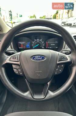 Седан Ford Fusion 2018 в 