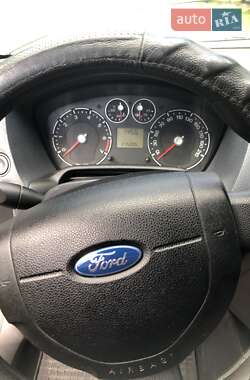 Хэтчбек Ford Fusion 2006 в 