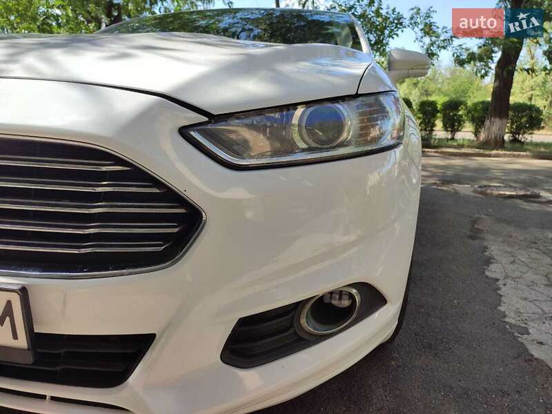 Седан Ford Fusion 2014 в Кривом Роге