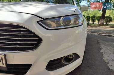 Седан Ford Fusion 2014 в 