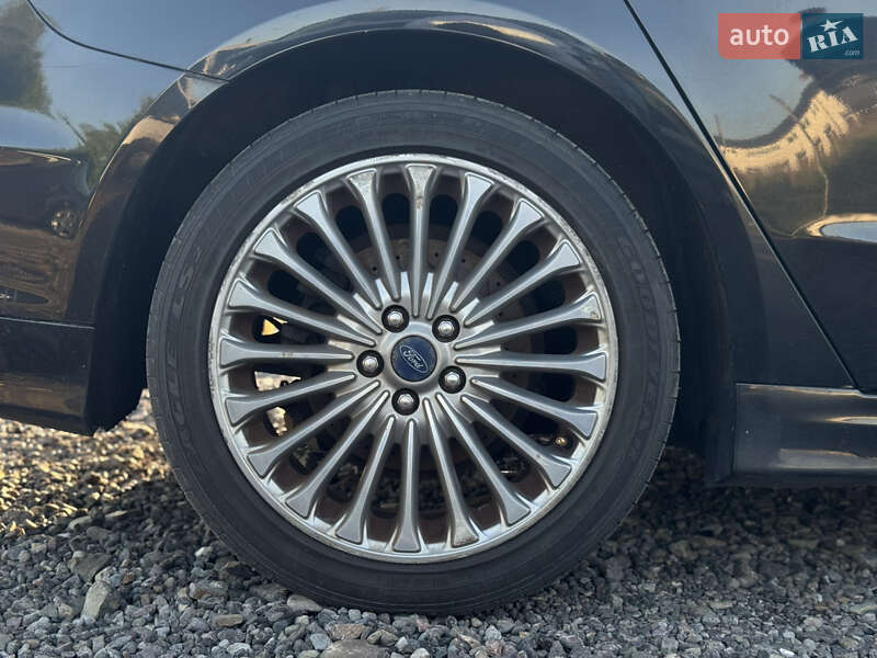 Седан Ford Fusion 2012 в Львове