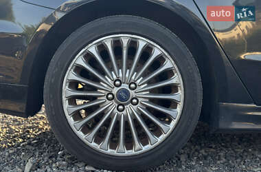 Седан Ford Fusion 2012 в 