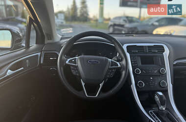Седан Ford Fusion 2012 в 