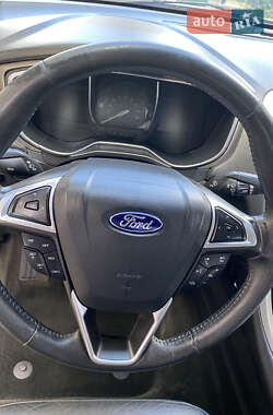 Седан Ford Fusion 2016 в 