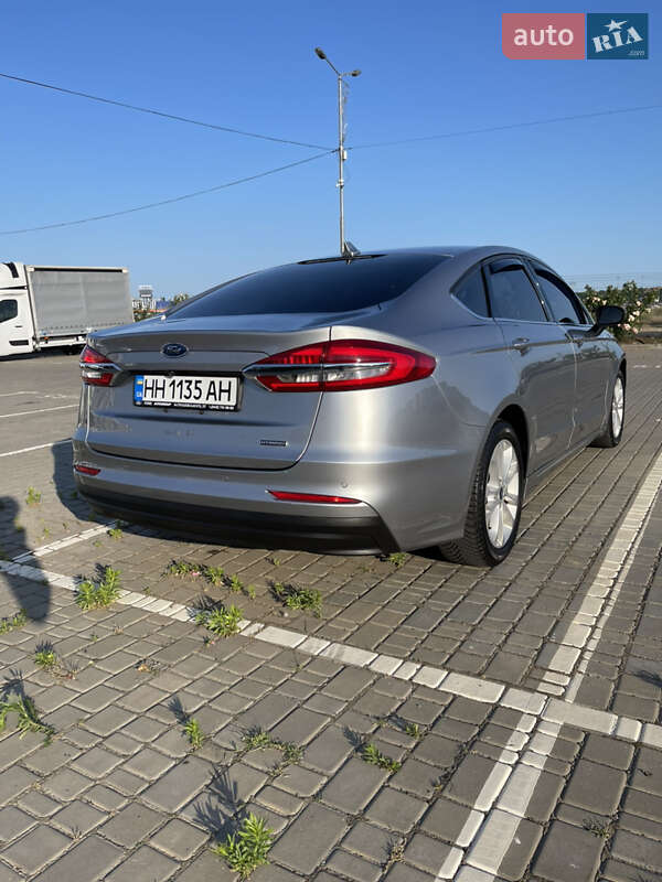 Седан Ford Fusion 2020 в Одессе
