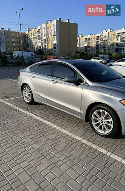 Седан Ford Fusion 2020 в 