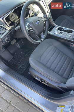Седан Ford Fusion 2020 в 