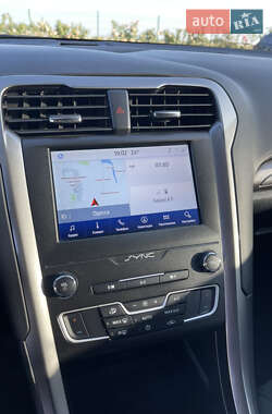 Седан Ford Fusion 2020 в 