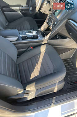 Седан Ford Fusion 2020 в 