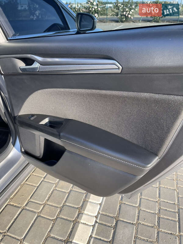 Седан Ford Fusion 2020 в Одессе