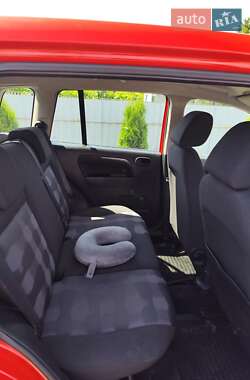 Хэтчбек Ford Fusion 2011 в 