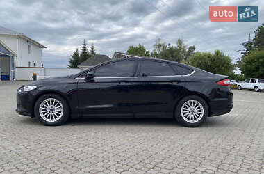 Седан Ford Fusion 2016 в 