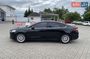 Седан Ford Fusion 2016 в 