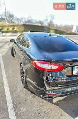 Седан Ford Fusion 2015 в 